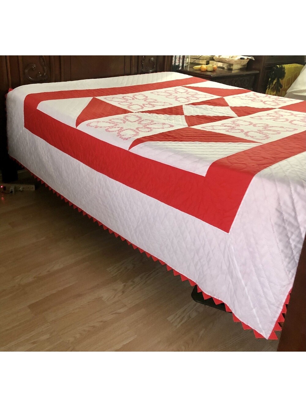 VTG Reversible Embroidered Patchwork Quilt 80”x100 Floral White Red Blanket